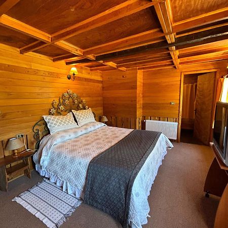 Hotel Antigua Casona Patagonia Futaleufu Bagian luar foto